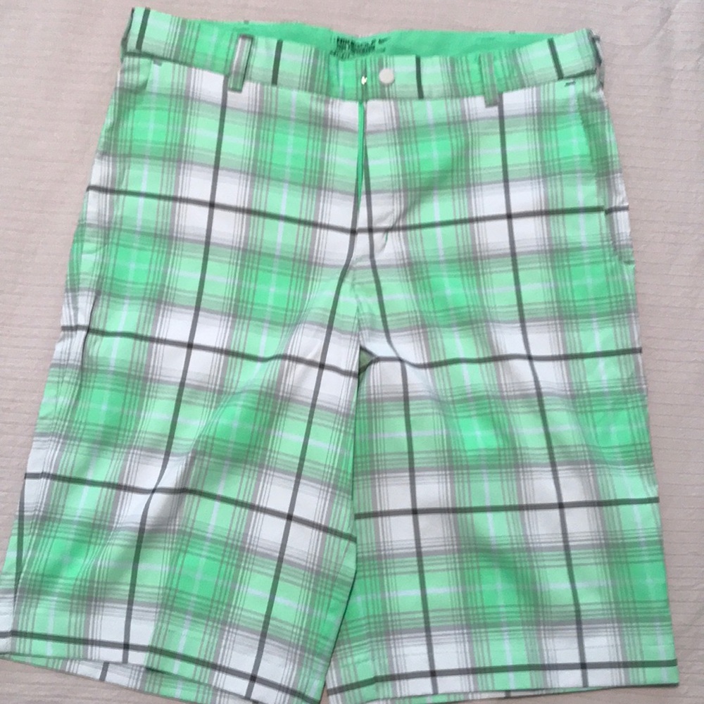 Nike golf shorts sz 32
